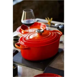 Cocotte en Fonte Ovale 27 cm Volcanique Le Creuset Signature
