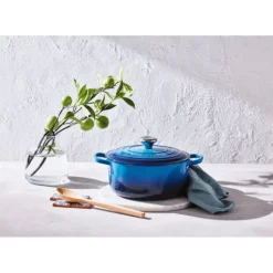 Cocotte en fonte Ovale 31 cm Azur Le Creuset Signature