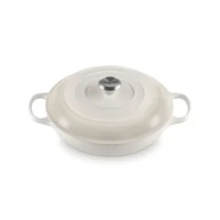 Faitout Meringue en Fonte avec Intérieur Sable 30 cm Le Creuset Signature
