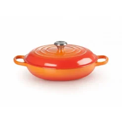 Faitout Volcanique en Fonte avec Intérieur Sable 30 cm Le Creuset Signature