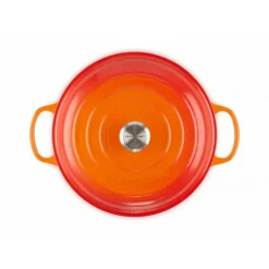 Faitout Volcanique en Fonte avec Intérieur Sable 30 cm Le Creuset Signature