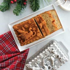 Moule à Cake Traineau du Père-Noël Silver Nordic Ware