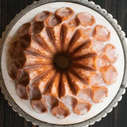 Moule à Gâteau Bundt Couronne Gold Nordic Ware