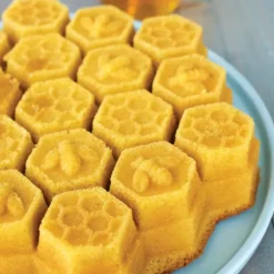 Moule à Gâteau Nid d'Abeilles Toffee Nordic Ware