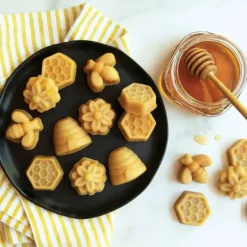 Moule à Gâteaux Monde des Abeilles (x16) Toffee Nordic Ware