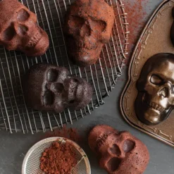 Moule à Gâteaux Têtes de Mort (x6) Bronze Nordic Ware