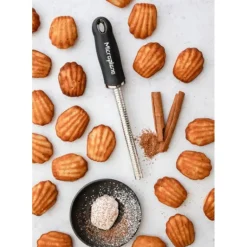 Râpe à Épices Premium Classic Noir Microplane