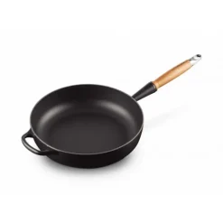 Sauteuse en Fonte 28 cm Noir Mat avec Manche en Bois Le Creuset Signature